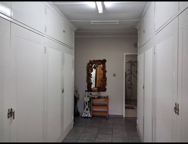 4 BEDROOM FREESTANDING FOR SALE IN STILFONTEIN EXT 4